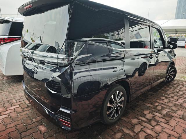 2022 Toyota VOXY 2.0 S-Z P/BOOT 4CAM HUD DIM BSM - 2