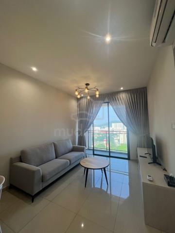 Iconic Regency Airbnb Condo Near Queensbay Mall 1