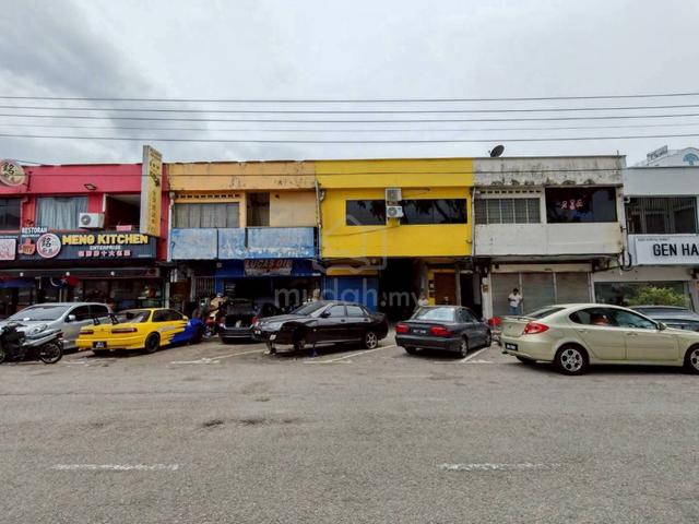 2 storey shop lot@ taman Sri tebrau just rent ground floor only 1