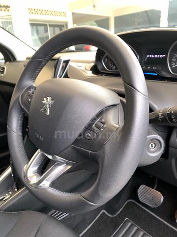 2014 Peugeot 208 1.6 VTI ALLURE (A) 1 Own Acc fee - 5