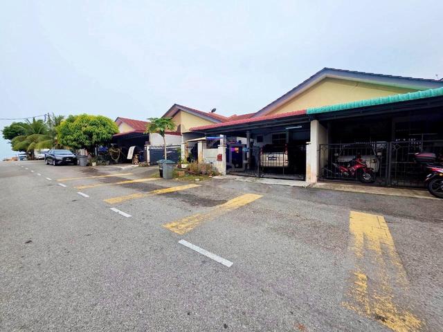 Facing Open, Rm1k! Single Storey at Taman Intan Duyung, Port Dickson 1