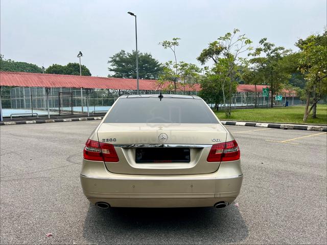 2011 MERCEDES BENZ E300 3.0 (auto) 158,532km ORI - 4