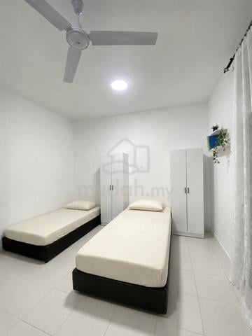 Sharing Master Bedroom 1