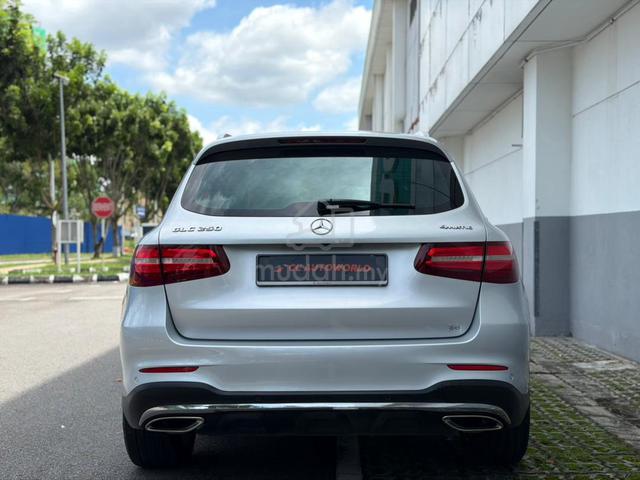 2017 Mercedes-Benz GLC250 2.0 4MATIC AMG FULL SVC - 5