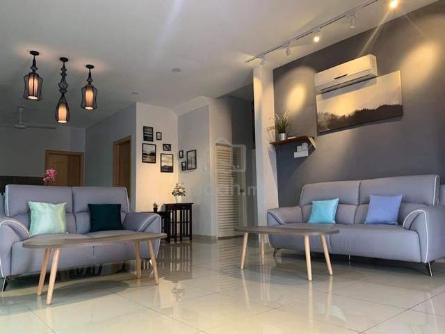 5 units of 3 storey House Selling with Home Stay Business, Ipoh 1
