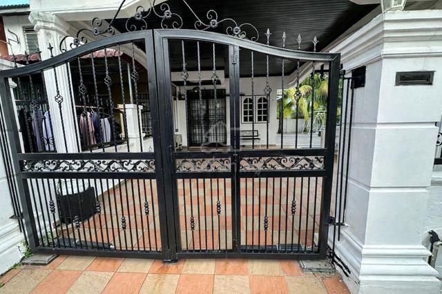 Double Storey Taman Nusa Damai Pasir Gudang Conner Lot Full Loan 1