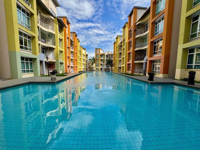 University Green Apartment 1