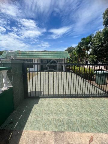 Beautiful Single Storey Bungalow 1