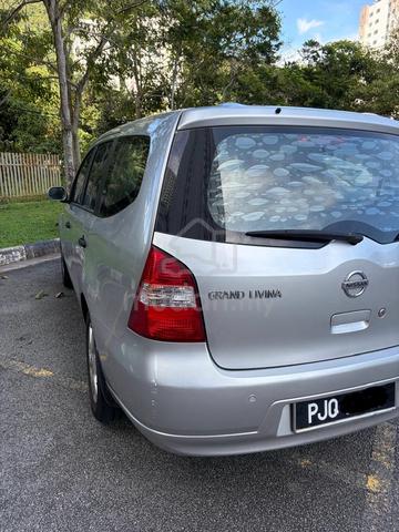2010 Nissan GRAND LIVINA 1.6 PREMIUM/LUXURY (A) - 4