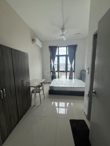 Fully Furnished Master Room with private bathroom for Rent at VERANDO 1