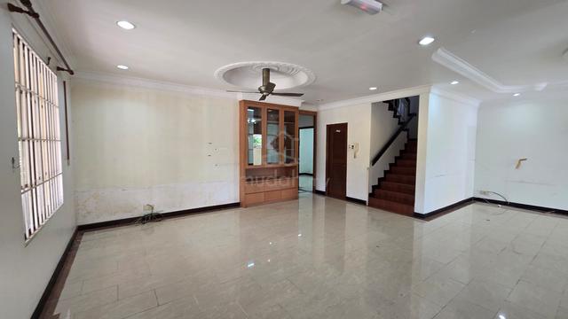 Taman Kingfisher Semi Detached House 1