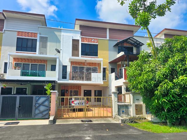 CANTIK 2.5 Storey Terrace Bukit Saujana, Saujana Utama Sungai Buloh 1