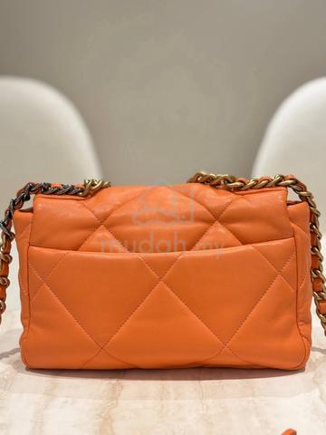 Chanel 19 Flap Shoulder Bag in Orange Lambskin - photo 4 of 4