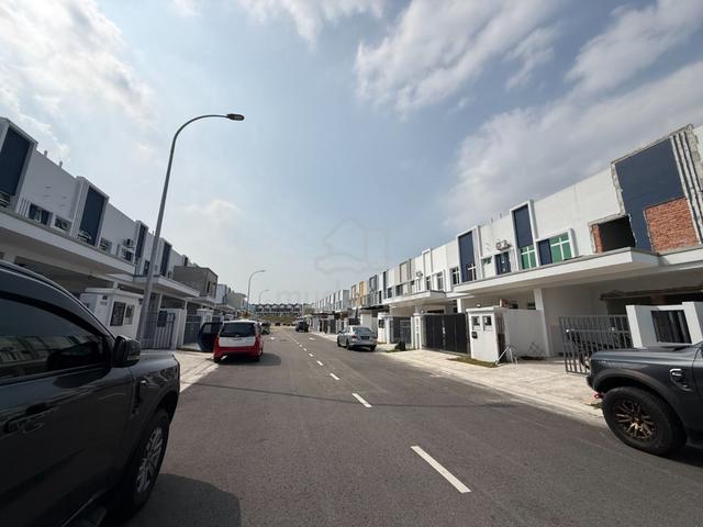 Bandar Dato Onn Double Storey Terrace House 3bed Johor Bahru 1