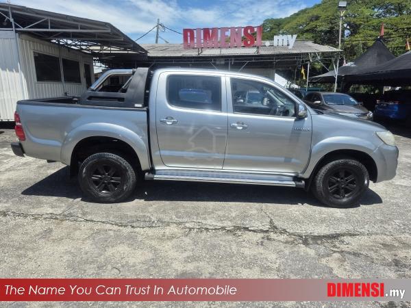 Toyota HILUX 2.5 (A) VNT D/CAB TAHUN DIBUAT 2014 - 3