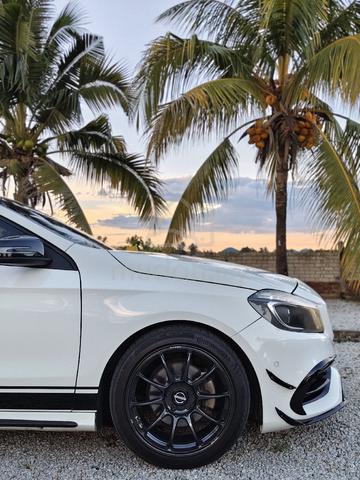 2014 Mercedes Benz A-CLASS 1.6 200 BLUEEFCY (CBU) - 2