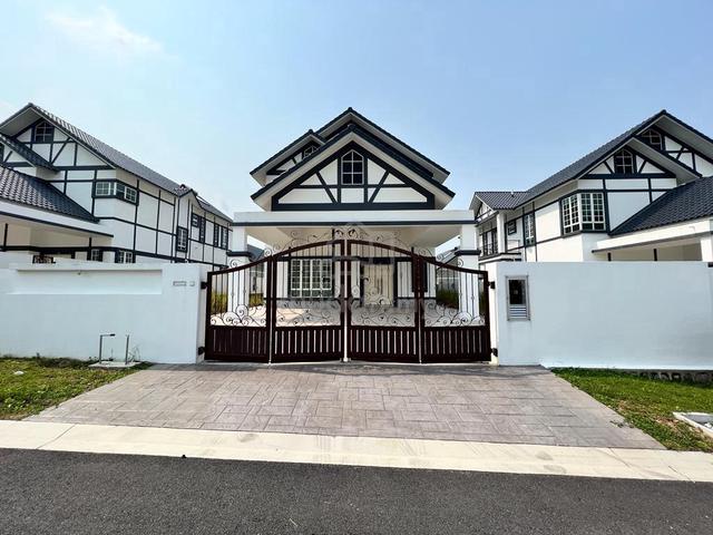 Double story bungalow hse 1