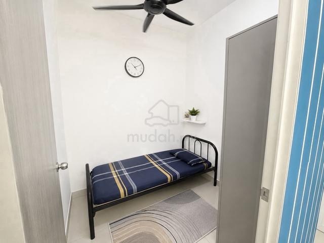 Bilik sewa di Rumah taman, Taman Saujana | KLIA Sepang | lelaki 1