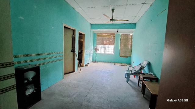 Below Value !!! Shop Office At Oakland Commercial Centre For Sale 1