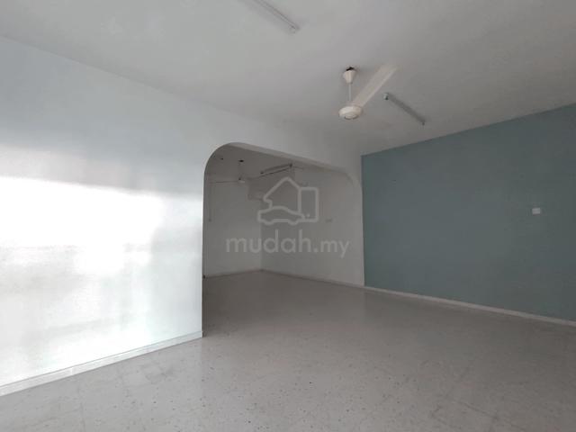 [Spacious] Double Storey Terrace in Raja Uda, Butterworth for Rent 1