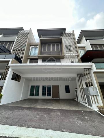 [SALES] KARISMA HILL SERI KEMBANGAN TAMAN EQUINE PARK putra permai 1