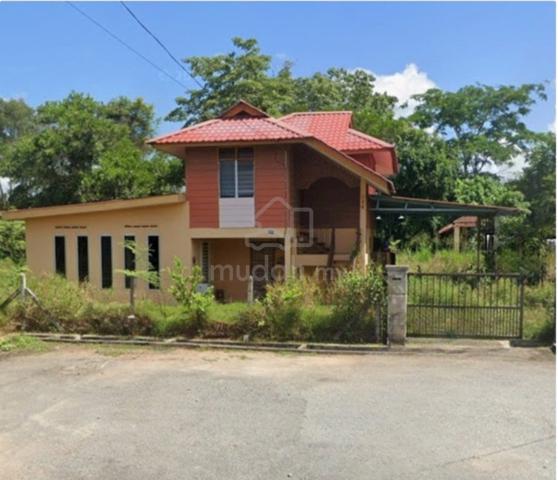 Banglo 2 tingkat kampung tradisi di changlun 1