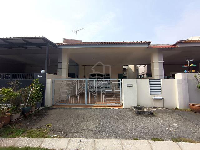 Panorama Lapangan Perdana / Botani Single Storey House 1