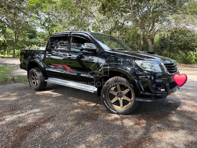 2015 Toyota HILUX 2.5 Original TRD SPORTIVO (A) - 2