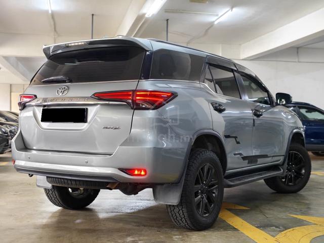 2016 Toyota FORTUNER 2.7 SRZ FULL SVC RCD PWR BOOT - 2
