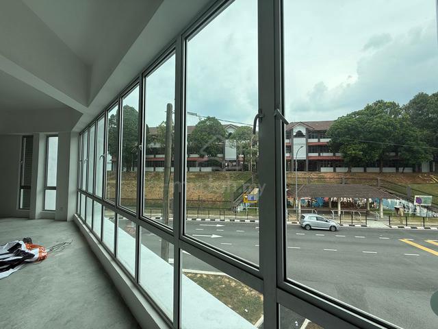 medan puteri avenue 3 BEST UNIT for rent in front of SCHOOL 1