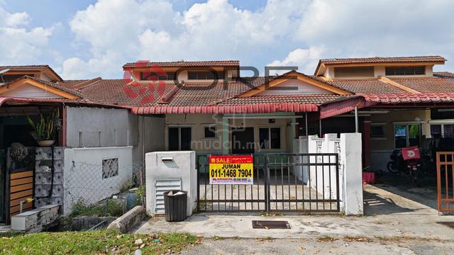 Rumah Depan Padang Di Sidec Seri Iskandar Untuk Dijual 1