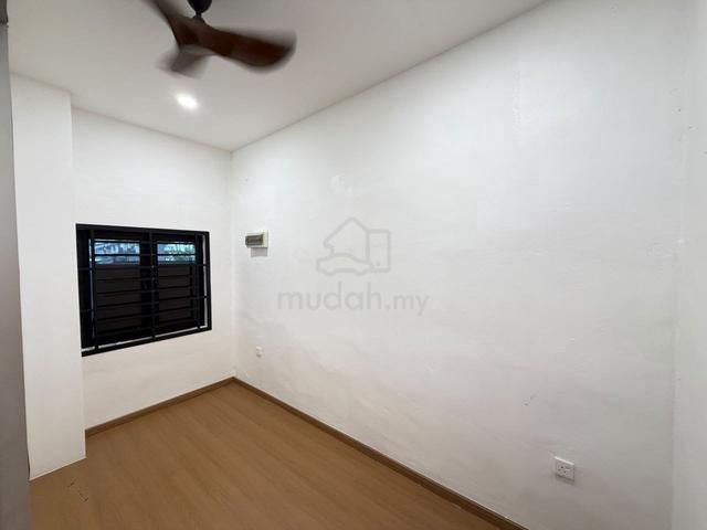 Taman Sentosa Johor bahru 5beds Single Sty House For RENT 1