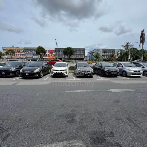 FACING MAIN ROAD GROUND FLOOR SHOPLOT FOR RENT JALAN KERETA API Kch 1