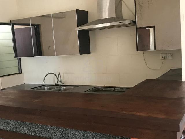 Alila Home 1st Floor Town House Fully Reno Furnish Gate Guarded 1200s 1