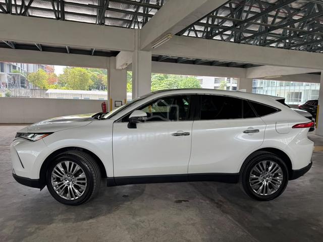 2021 Toyota HARRIER 2.0 Z / PANROOF / LOW MILEAGE - 3