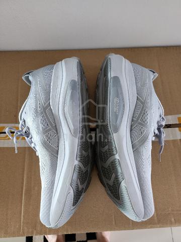 Asics Gel-Kayano 32 Running Shoes
Light Grey - photo 2 of 5