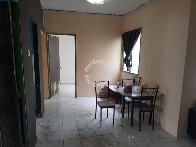 Palma Apartment (Bandar Country Homes) 1