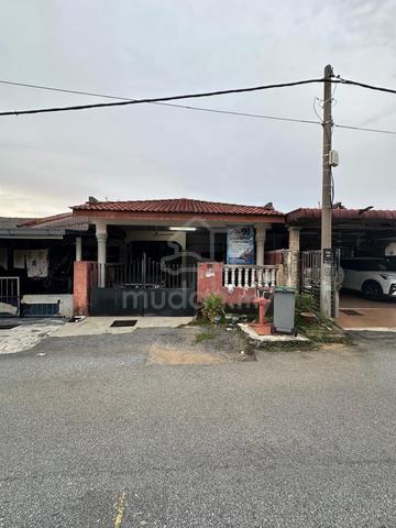 Taman Selaseh Lukut | Freehold With Kitchen Cabinet 1