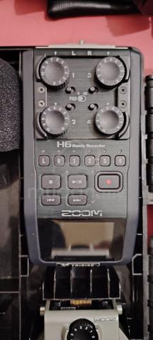 Zoom H6 Audio Recorder (Complete Set with Box) - photo 2 of 6