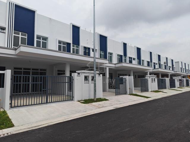 Bare Unit 2 Storey Perjiranan 14 Dato Onn 1