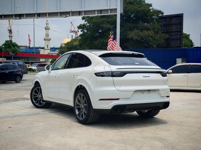 2022 Porsche Cayenne 3.0L Coupe PLATINUM EDITION - 3
