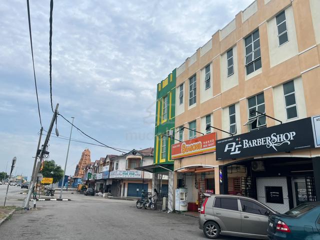 3 Storey Shoplot/Office along Jln Haji Mohd Ali, Sitiawan for SALE! 1