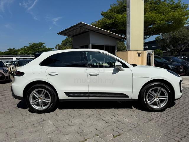 2022 Porsche MACAN 2.0 / 18 WAY / PDLS GRADE 4.5B - 5