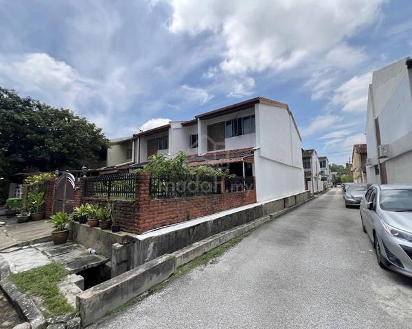 Freehold Double Storey Terraced House End Lot Burhanuddin Helmi TTDI 1