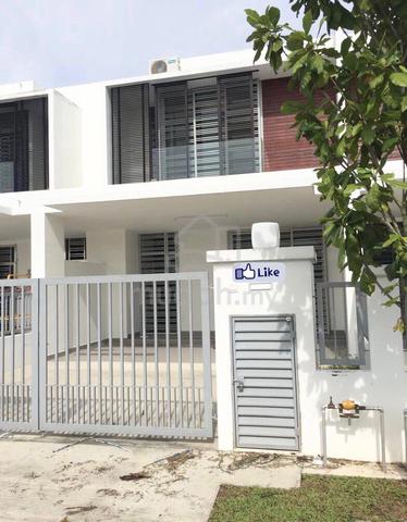2-storey terraced  rini home 7  mutiara rini  skudai newly repainted 1