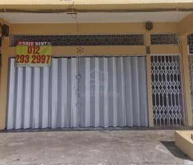 【Main Road, Hot Area】G Floor Refurbished Shop, Kawasan 18 near LRT 1