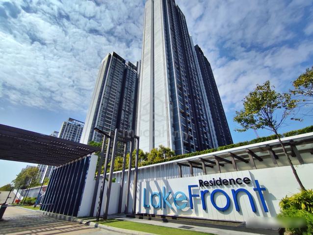 LakeFront Residence 1