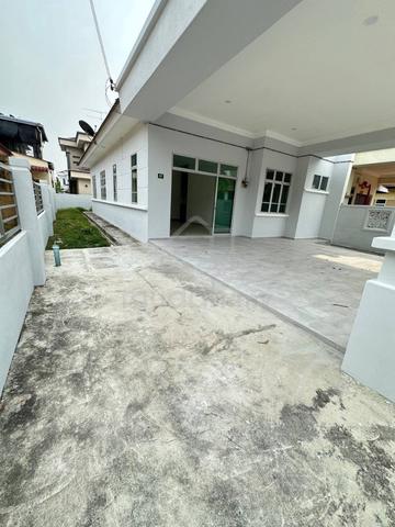 Parit Sulong, 1"Tingkat 35"x80" Semi-D 3Bed Bumi โ
Full Loan Batu pahat 1