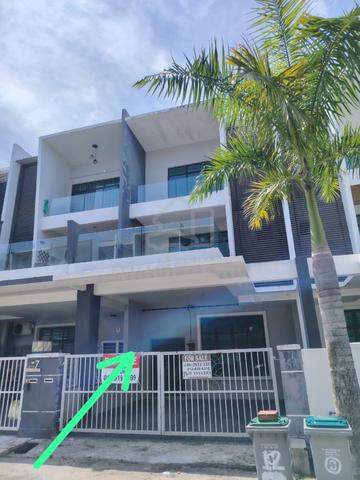 2.5 Storey Intermediate Terrace at Tmn Permatang Pasir Perdana Melaka. 1