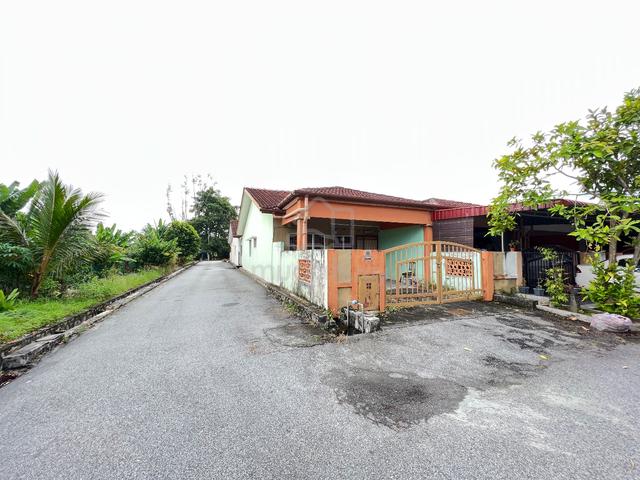 End Lot Single Storey Tmn Pelangi Semenyih Near LOTUS 1